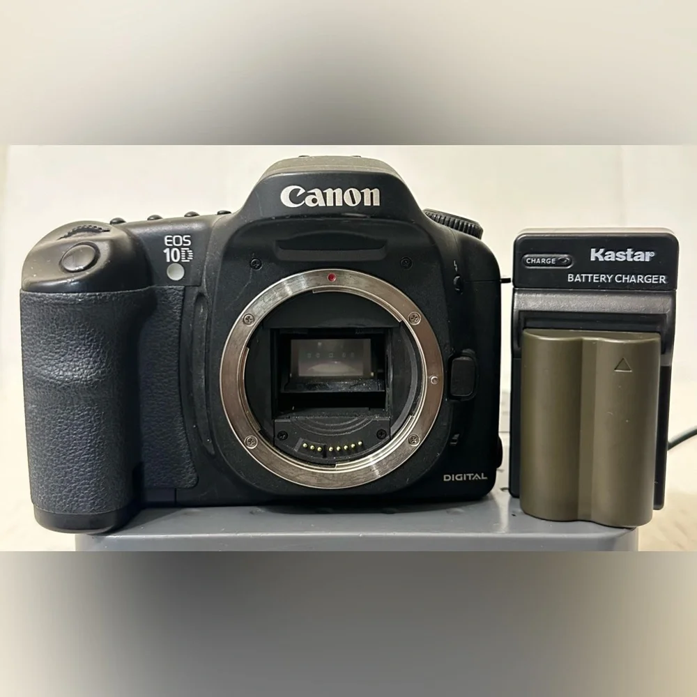 Canon EOS 10D 6.3MP Digital SLR Camera Black Body Only